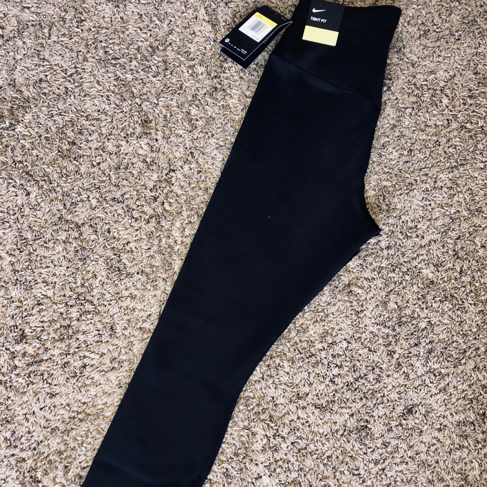 Women’s Tight Fit Coolant Leggings
